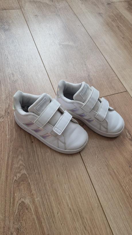 Chlapčenské botasky zn. adidas veľ. 25., adidas,25