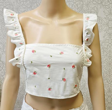 Top s ružičkami, stradivarius,m