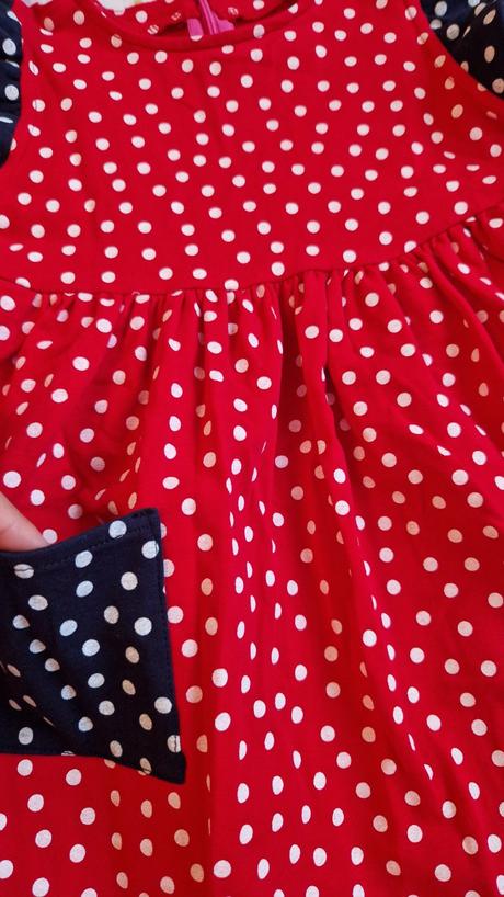 Šaty s kapsičkami, 92