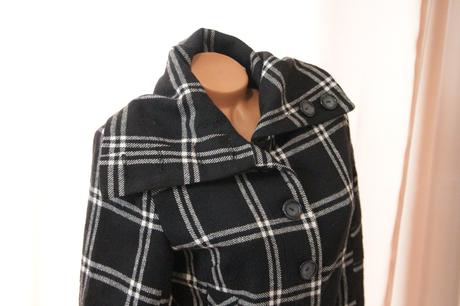 Čierny biely kabát s, s