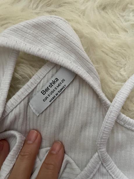 Biele tielko, bershka,s