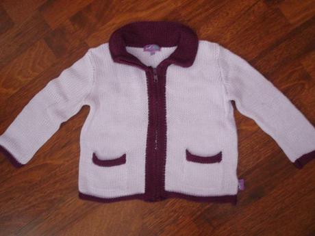 Fialový svetrík, 86