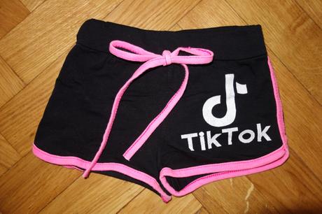 Kraťasy tiktok, 80