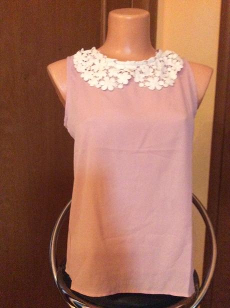 Top s kvietkovým čipkovým golierom, xs