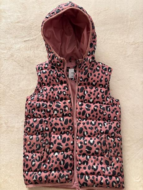 Dievčenská vesta, 140