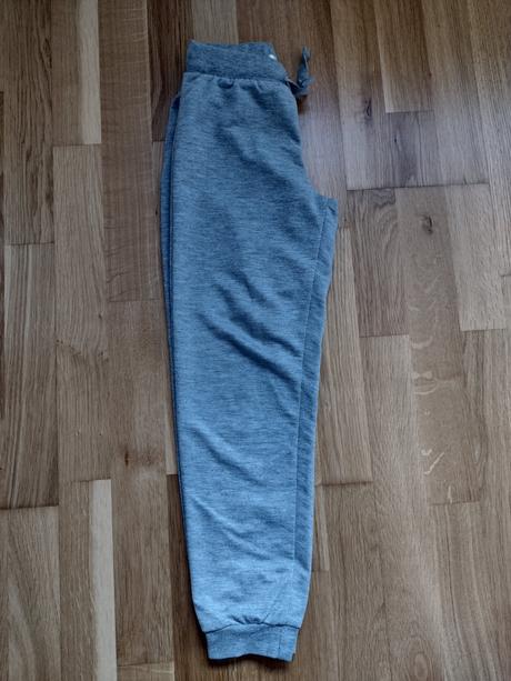 Sivé tepláky, pepco,122