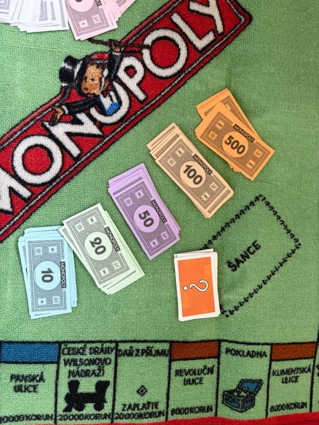 Monopoly - hraci koberec a prislusenstvo, 