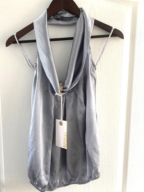 Hodvábna blúzka s otvoreným chrbtom, m