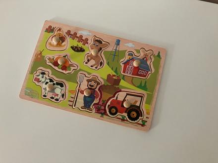 Drevená vkladačka s úchytkami - farma, 