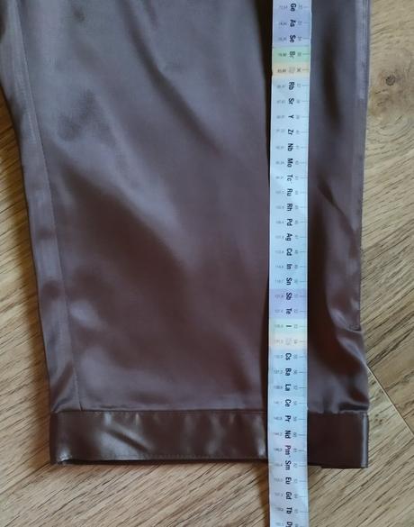 Saténové nohavice, 38