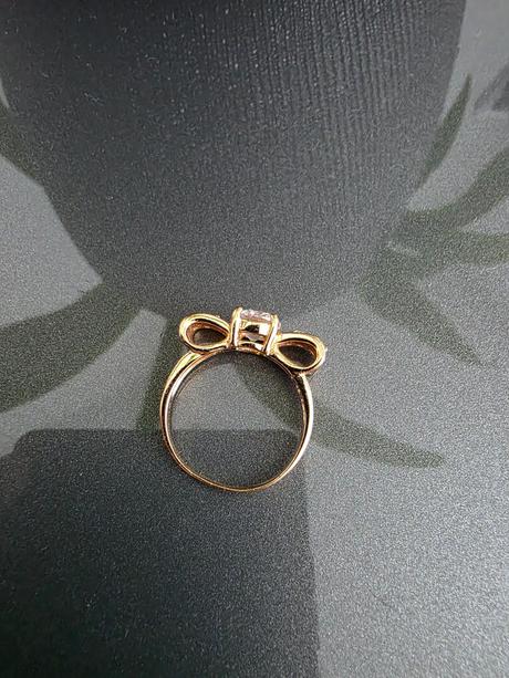 Pozlátený prsteň mašlička,