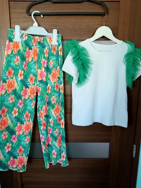 Dievčenský komplet - nohavice a tričko, 128