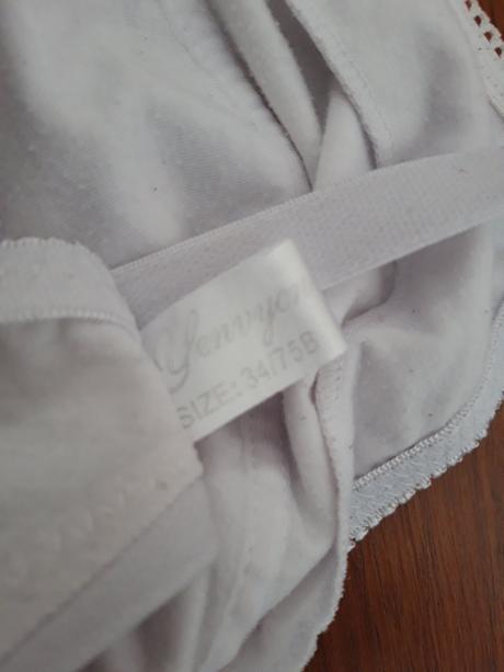 Posprsenka na dojčenie, 75,b