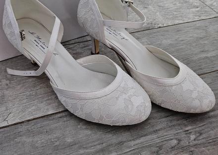 Svadobné topánky, 39