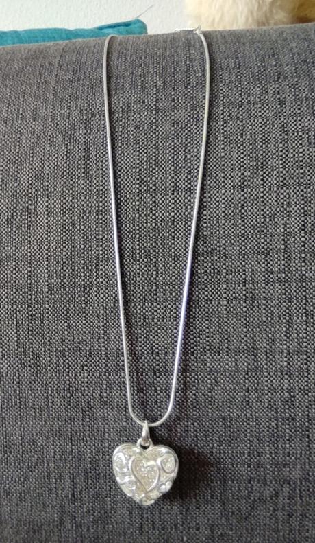 Strieborný náhrdelník s príveskom srdca, 