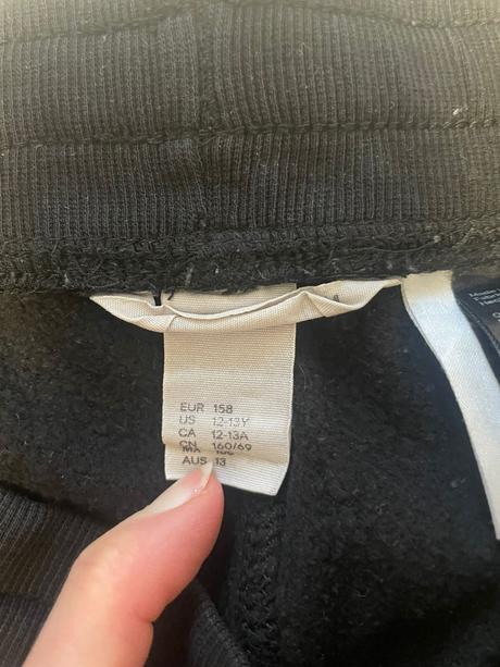 Čierne tepláky. veľ.152-158, h&m,152
