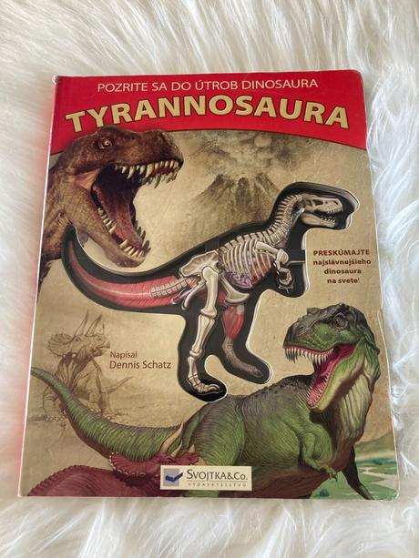 Pozrite sa do útrob dinosaura tyrannosaura,