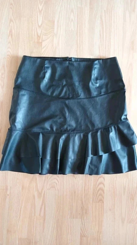 Koženková sukňa monari, v.38/40, 38