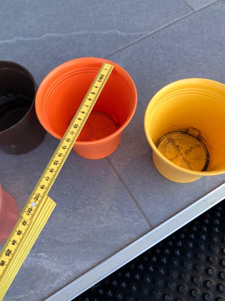 Kvetináče plastove,