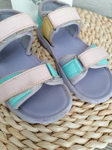 Sandalky 27-28    2 ks, 28