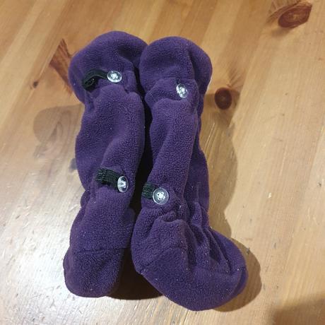 Capačky z merinovlny do nosiča, <17