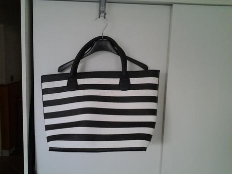 Pruzkovana kabelka ciernobiela f&f dva.pouzita sk, f&f