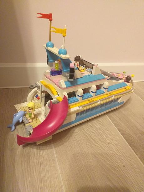 Výletná lod za delfínmi,