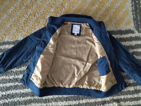 Prechodná tenká bunda, 122