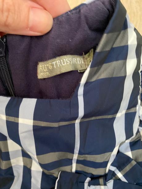 Slavnostne saty trussardi v 86, 86