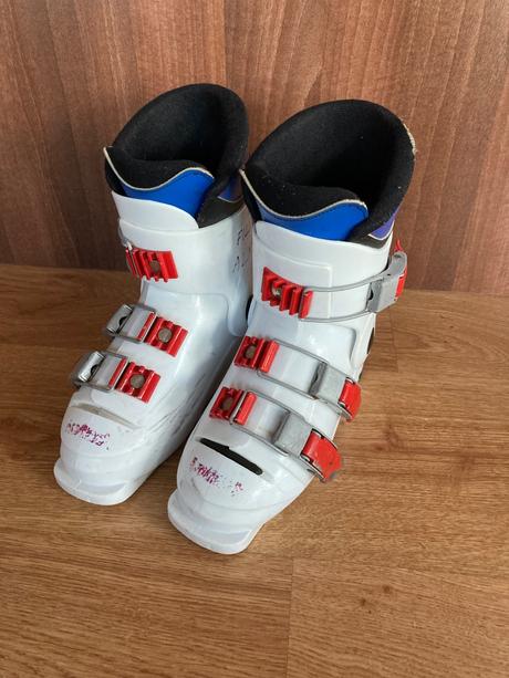 Detské lyžiarky, 28