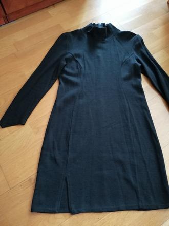 Jednoduché čierne šaty, l