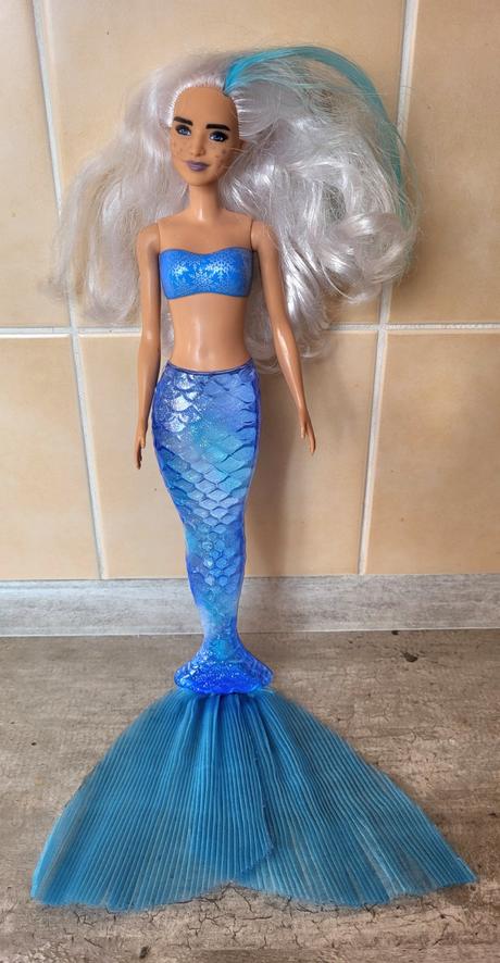 Barbie color reveal mermaid, 