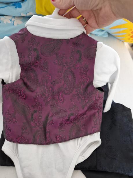 Slávnostné vesty, 62