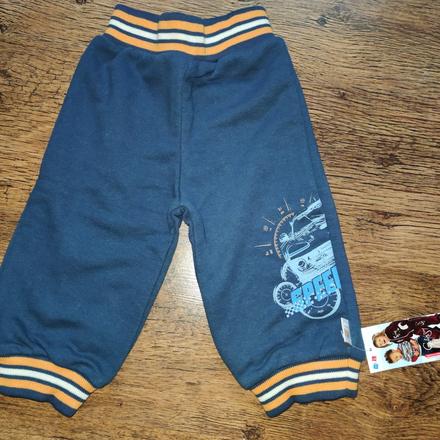 Hrubšie tepláky, 80