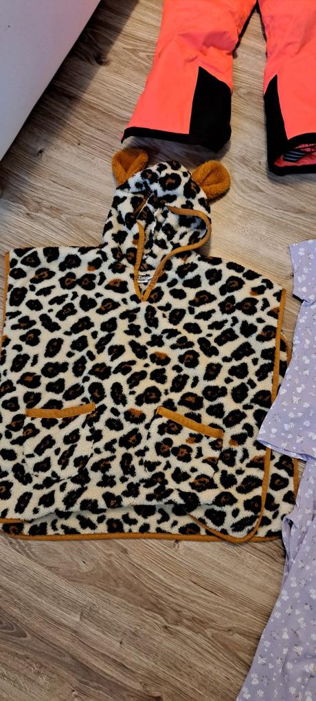 Veľký balík oblečenia pre dievčatko 122-128, 122–134