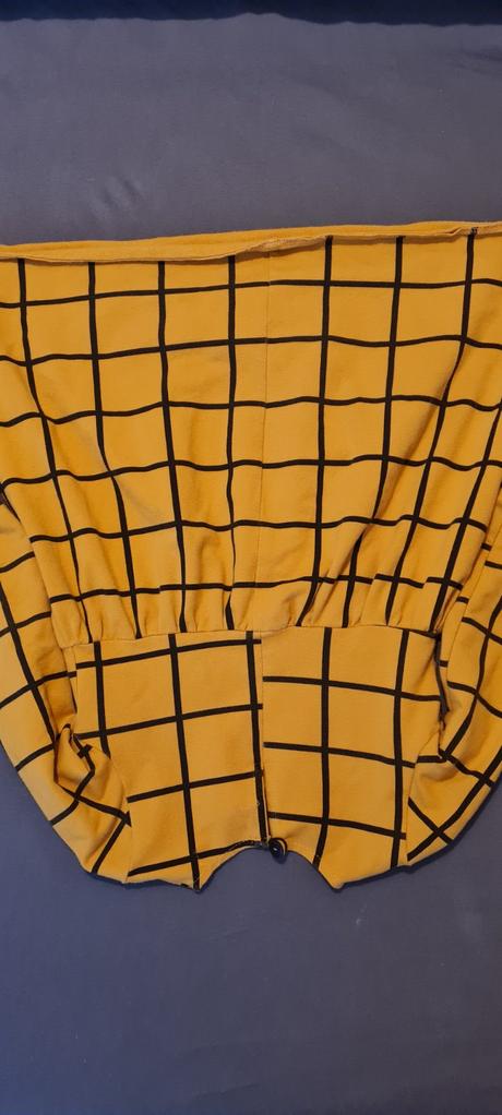 Nádherné šaty, 128