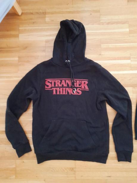 Párkrát nosené čierne pulóvre v.158/164,cena iba 3, 164