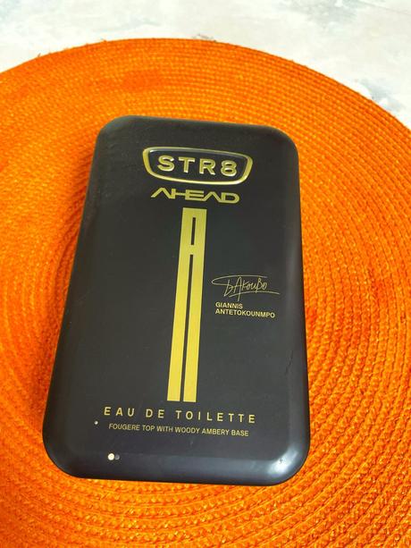 Plechové krabičky 8 ks,