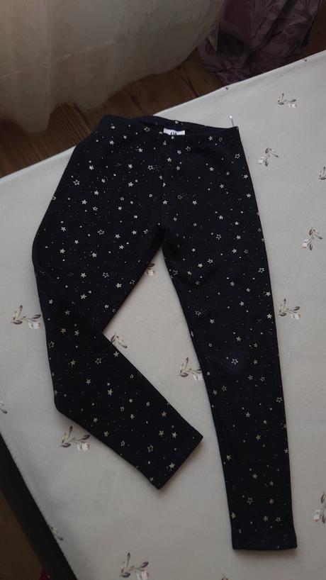 Zateplené legíny c&a čiernej farby s potlačou hvie, c&a,140