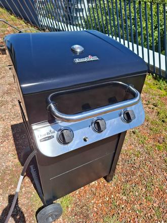 Plynový gril char-broil convective 310b,