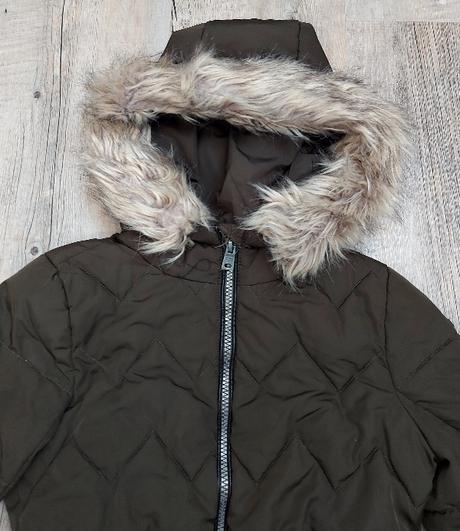 Zimná vetrovka s opaskom, 146