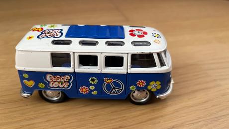 Autobus so zvukovými efektmi, 