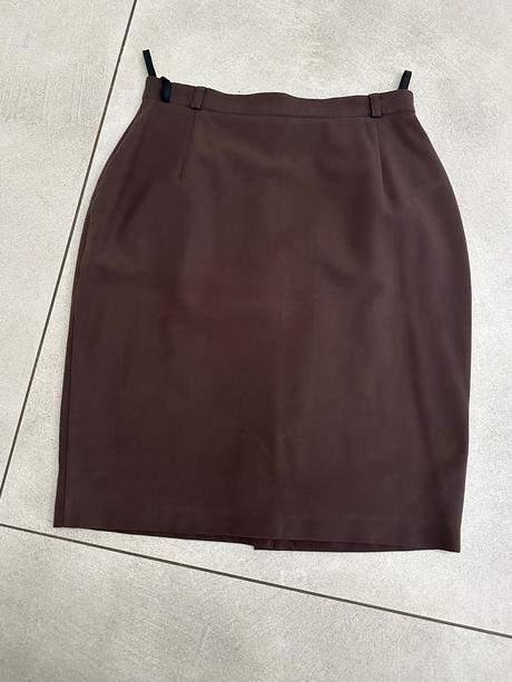 Hnedá elegantná sukňa, 36