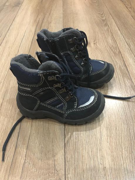 Krásne prechodne topanky, 22