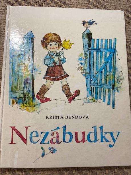 Stará krásna retro kniha nezábudky krista bendová, 