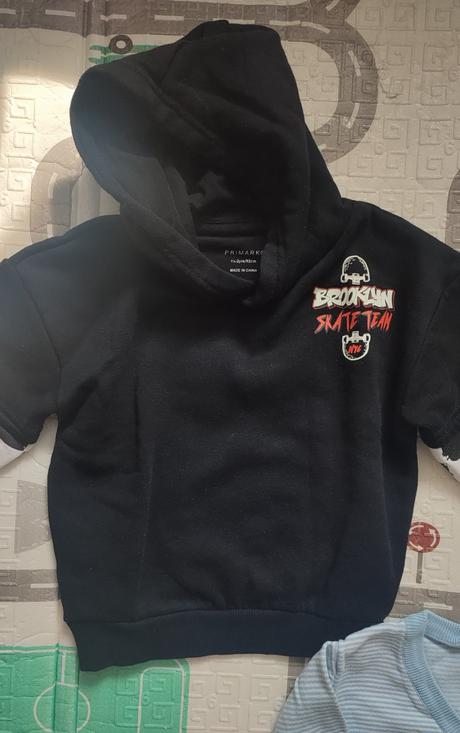 Mikiny 2ks  92, reserved,92