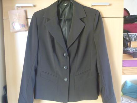 Dámsky kostým + tričko zdarma, 40