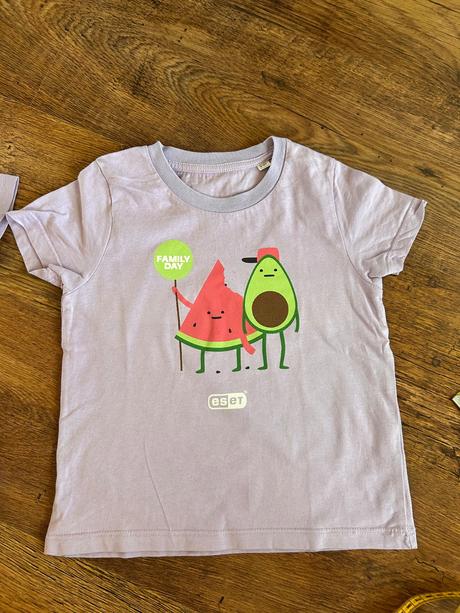 2ks fialove tricka 98/104, 98