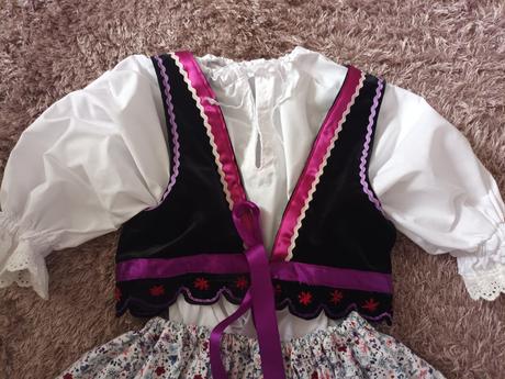 Dievčenský kroj 146/152, 146
