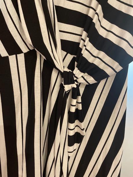 Elegantne elasticke upletove saty, f&f,42